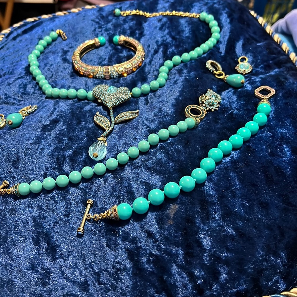 8 piece Heidi Daus set